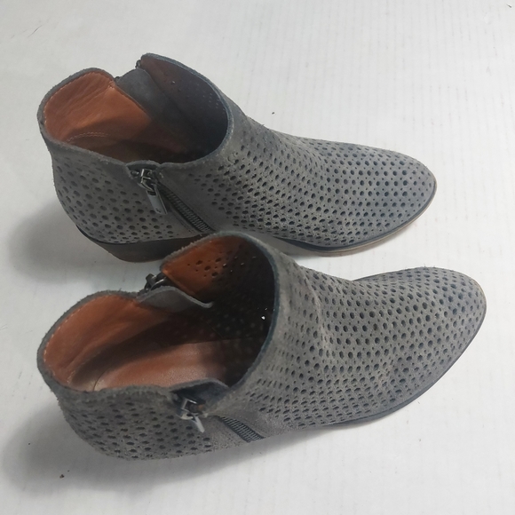 Lucky Brand Women's Gray Suede Side Zipper Ankle Boots Size 8M - Picture 13 of 14